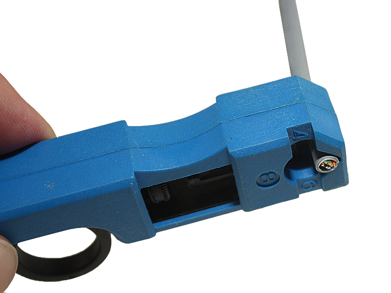 Professionele UTP netwerkstripper CAT-5/6 (19002222)  (Ziggo21060587)-A